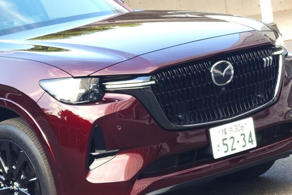 次世代バイオ燃料「HVO」に対応したマツダ「CX-80」(西川昇吾撮影)