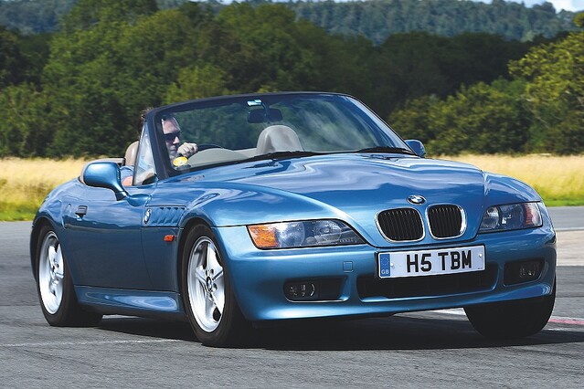 007のQに選ばれたE】BMW Z3と750iL、Z8 1990年代のボンドカーを比較