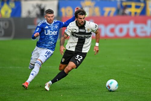 セリエA第8節 パルマとコモが対戦、鈴木彩艶はGK脅かすに至らず