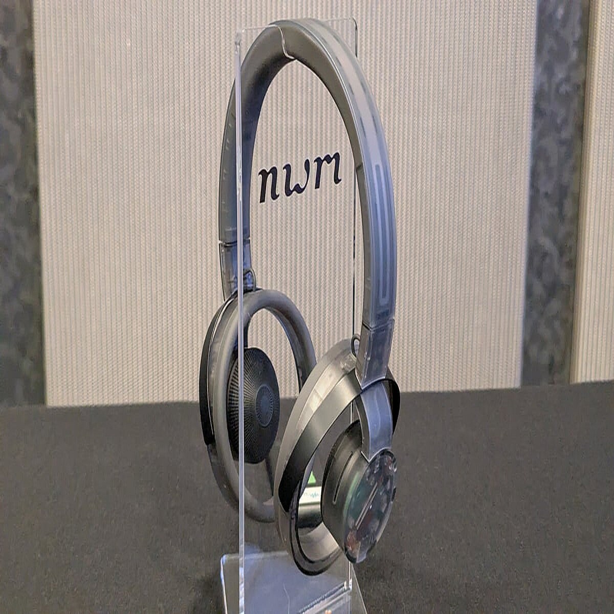 耳をふさがないオープンイヤー型ヘッドホン「nwm ONE」に新色