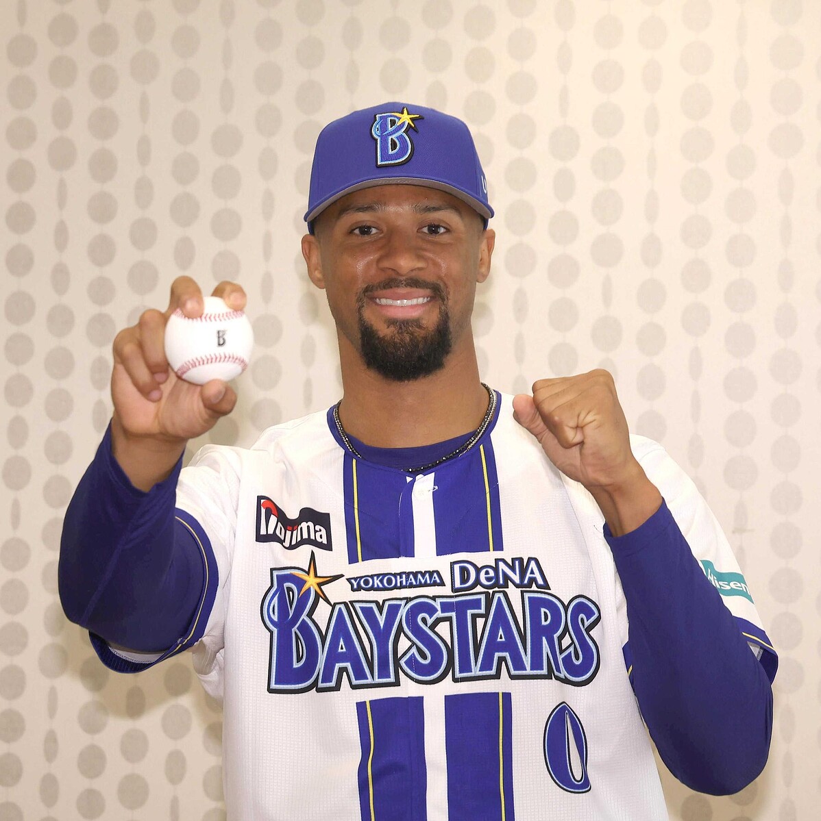 入団会見をしたデュプランティエ(撮影・佐々木彰尚)