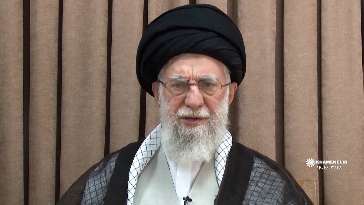 イラン最高指導者ハメネイ師、娘や孫とともにが死亡 国営メディア報じる