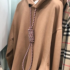 服の紐が 自殺の縄 を連想 ネットで反発広がり バーバリー が謝罪 ライブドアニュース 服の紐が 自殺の縄 を連想 ネットで反発広がり バーバリー が謝罪 ライブドアニュース