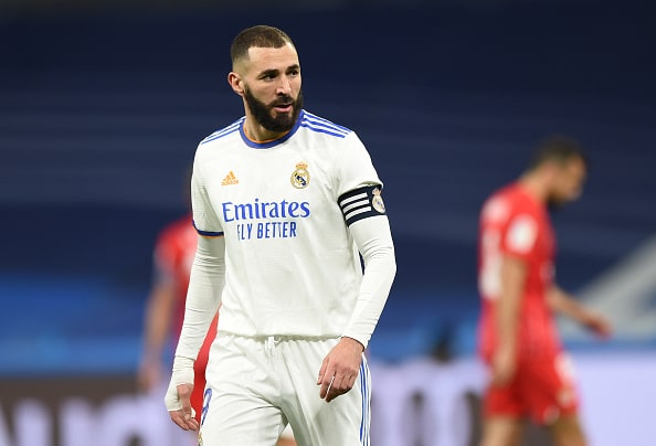 Cロナウドのレアル・マドリード、ユベントスのサイン入りユニフォーム