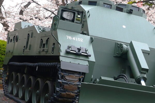 勝田駐屯地で初めて一般公開された23式ドーザ(乗り物ニュース編集部撮影)