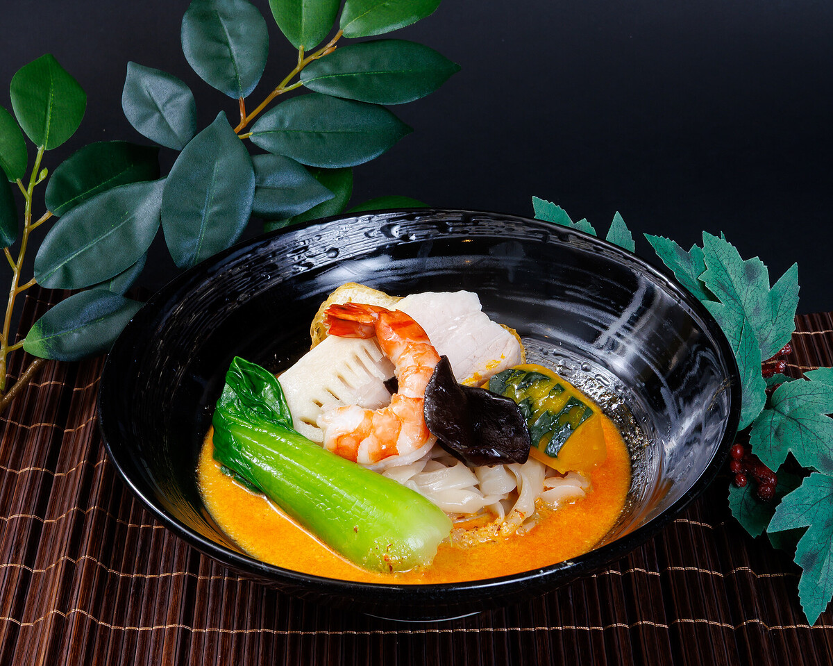 山梨・甲府にラクサ専門店がオープン　辛いだけじゃない、ほうとう由来の新感覚麺で味わうマレーシアの味とは