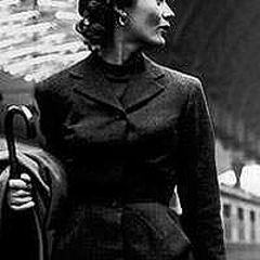 男女の間だけじゃない 女性からも距離を置かれる 重い女 とは Peachy ライブドアニュース