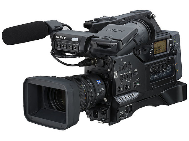 ソニー】ビデオカメラの市場を拡大した「コンスーマーベースの業務用