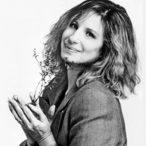 特別なギフトを贈ったバーブラ・ストライサンド(画像は『Barbra Streisand 2020年4月22日付Instagram「We must protect our planet... for we are mother nature’s guardians.」』のスクリーンショット)
