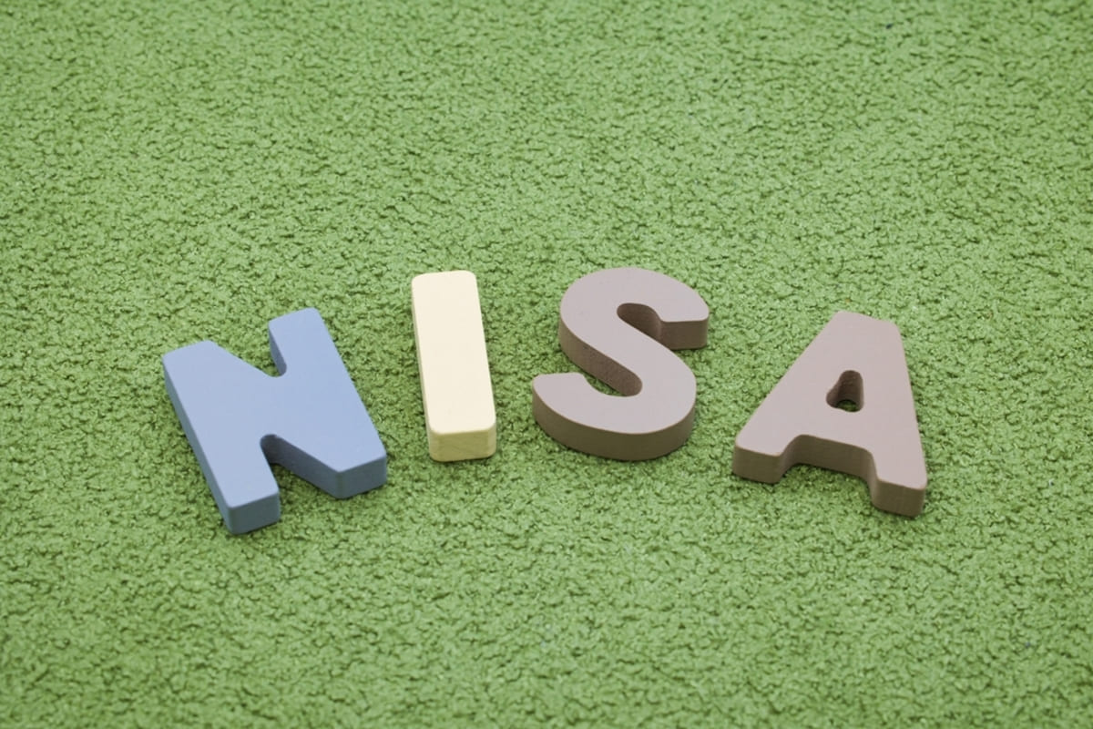 こどもNISA】投資が“0歳から可能”なら、18歳で「金融資産900万円」もあり得る!? 60歳まで継続で「1億円 保有」の“ミリオネア”になれる可能性も…「月2.5万円・年率5％」で試算 - ライブドアニュース