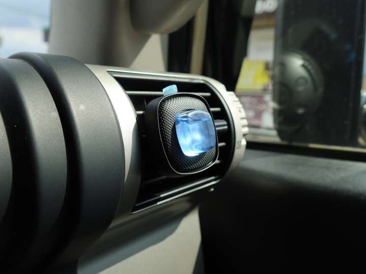 車内のイヤ〜なニオイ悩みを解消！ 今、売れているクルマ用消臭剤と芳香剤を徹底調査！