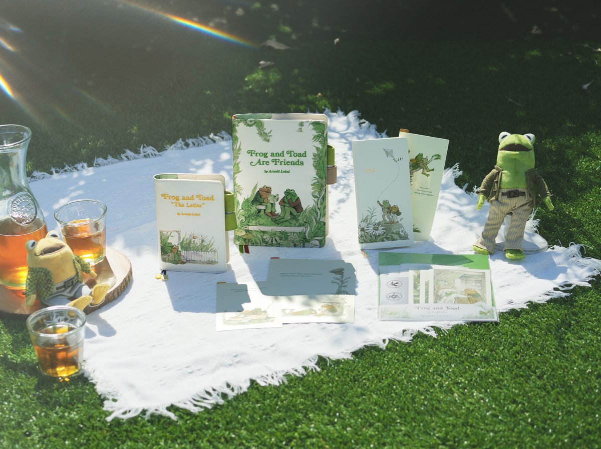 ほぼ日手帳2026に児童書「がまくんとかえるくん」シリーズが登場