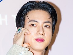 BTS��JIN�������Ǥ�̵�о��֡��ӥ�ܡ��ɥ���ѥ��Artist 100�פˡ�70��Ϣ³�ɥ�󥯥���
