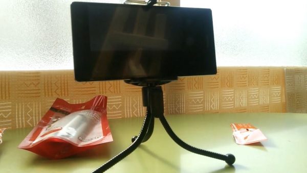 画像 ダイソーの三脚2種を組み合わせて便利に改造した結果 キャンドゥのスマホ三脚もどきが爆誕 2 11 ライブドアニュース