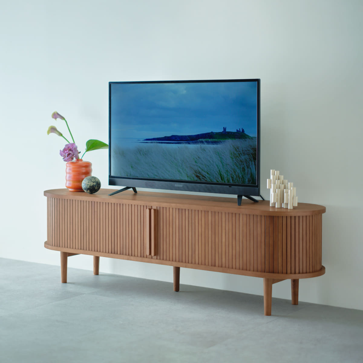 蛇腹式トビラを採用したヴィンテージ風テレビボード - ライブドアニュース