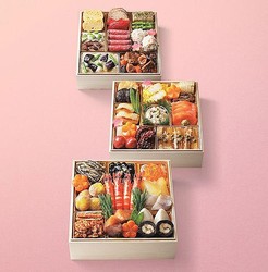 料理研究家・大原千鶴監修のおせちは全40品で盛り付けも華やか！