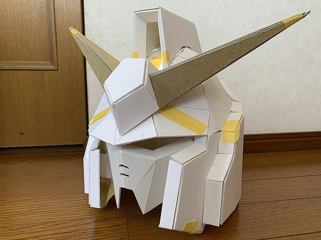 リビングに降り立ったガンダム 高クオリティーな手作りコスプレに称賛 ライブドアニュース