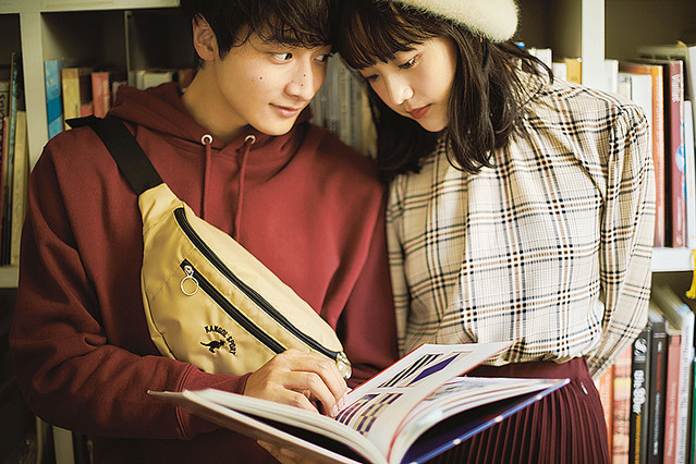 大人のカップルコーデ ペアルックは恥ずかしいから ボルドーリンクが正解 Peachy ライブドアニュース