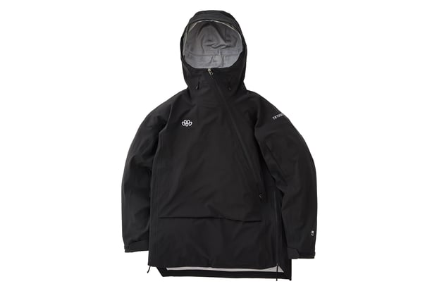 グローバルコレクションのシェルジャケット(8万8000円)