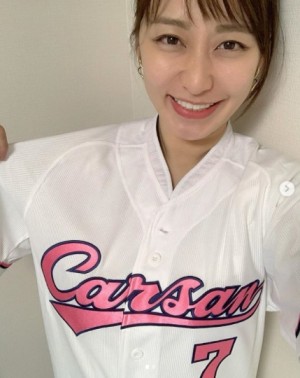 エンタがビタミン♪】枡田絵理奈、ベランダで子供3人とプール遊び