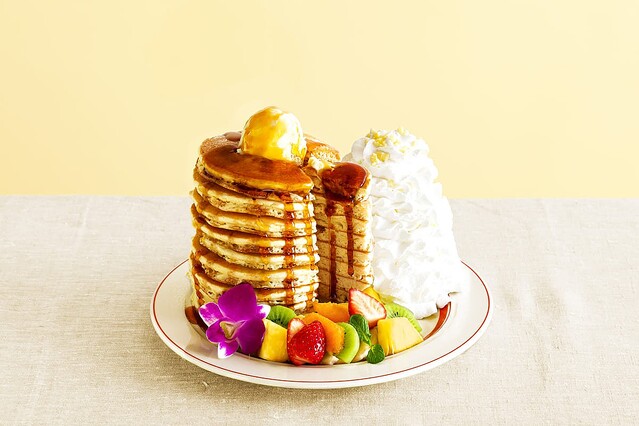 実食レポ】感謝の気持ちを込めた10枚重ねパンケーキ！Eggs 'n Things