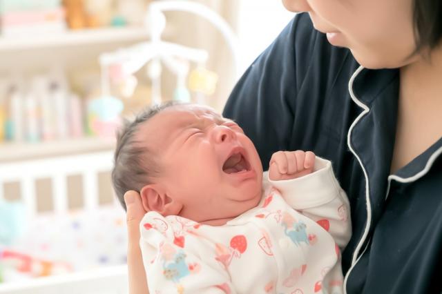 「3時間おき」でも休めるのは実質2時間未満?新生児期のリアルに反響
