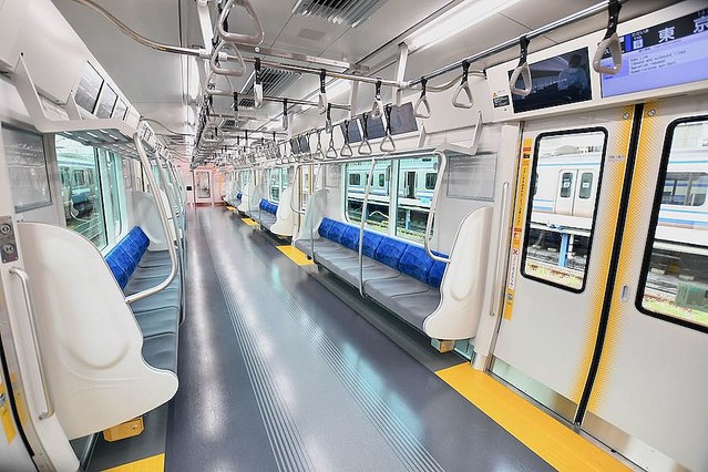 JR東日本、横須賀・総武快速線の新型車両「E235系1000番台」公開 車内