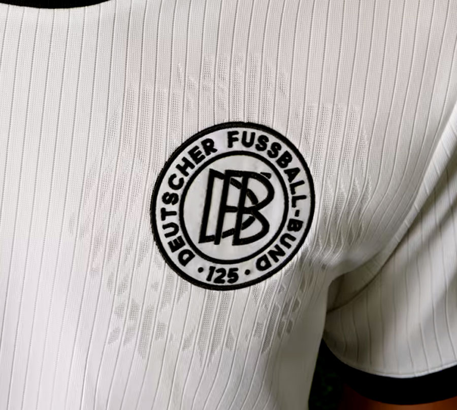 ドイツ代表、超レトロな125周年記念ユニフォームを発表！「adidas最後