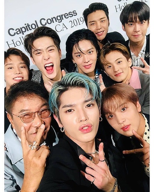 Nct 127 イ スマン代表 ロサンゼルスで撮った団体ショットを公開 微笑ましい雰囲気 ライブドアニュース