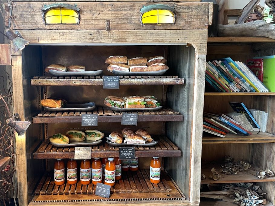 行列が絶えない「丘の上のパン屋」（横浜・たまプラーザ）フルーツ