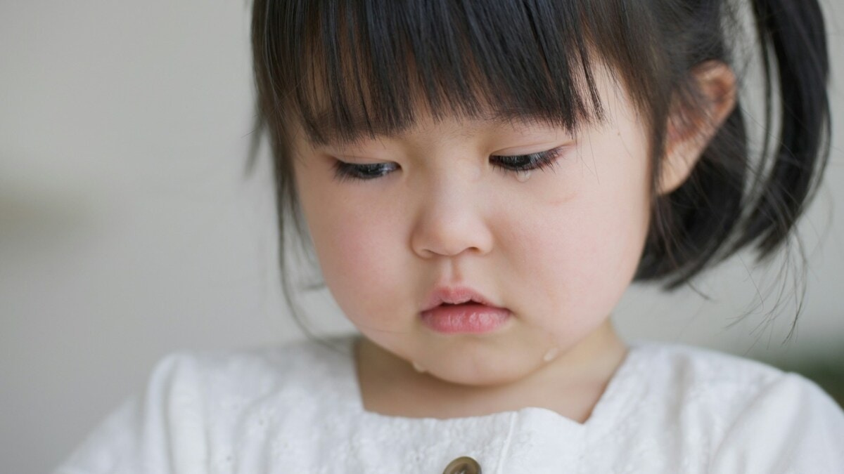 3歳娘が両親の結婚式写真に「かなしい…」→ネガ反応の理由に2万いいね「かわいい」「ちょっと分かる」【ママリ】