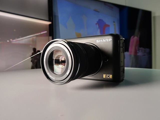 シャープ マイクロフォーサーズ規格の8kビデオカメラを製品化へ ライブドアニュース