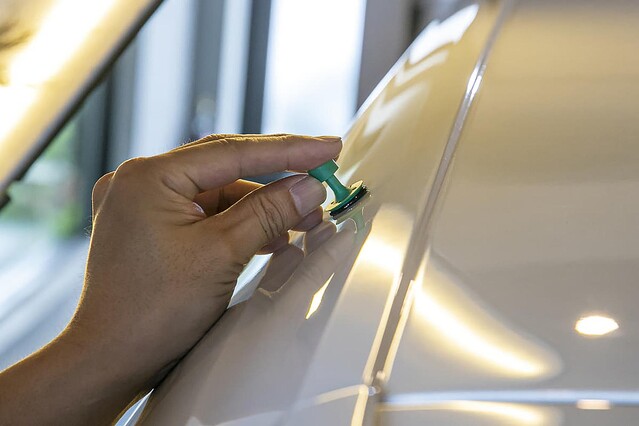 気がついたらエクボ状の凹みが ドアパンチをできるだけ防ぐ方法 ライブドアニュース