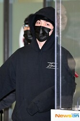 ��PHOTO��SEVENTEEN��2024 MAMA AWARDS�פ򽪤��ƴڹ�������ư�褢���