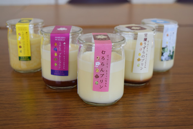 ヒット商品のプリン。牛乳など北海道産の食材が使われている