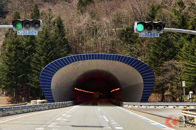 道路トンネルの信号「赤」ならどうすれば良い？ 「黄」は点滅・点灯の2種類 交差点との微妙な違いとは - ライブドアニュース