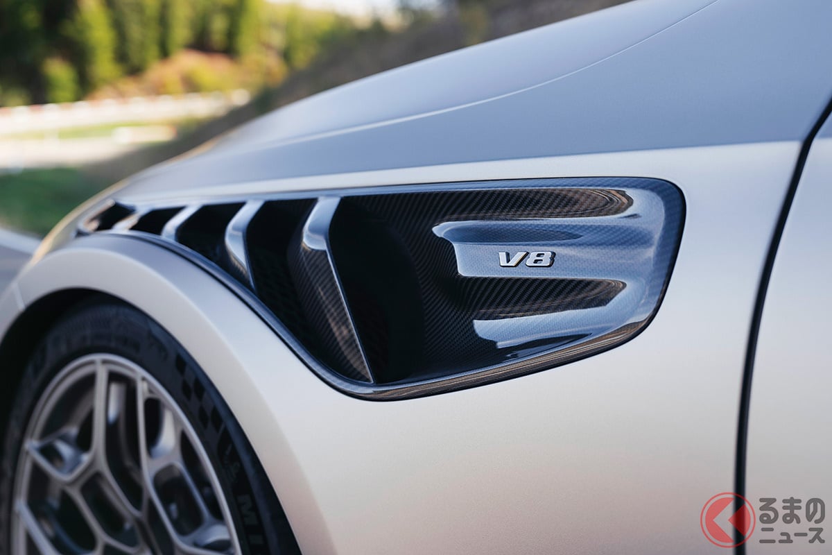ド迫力スタイリングの新型「“V8”スポーツカー」