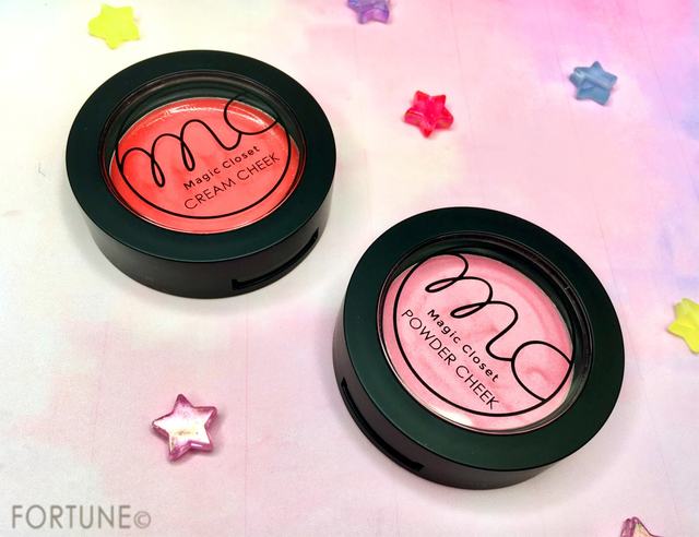 画像 300 税で手に入る 3coinsコスメ Magic Closet なめらかな質感や美しいラメの輝きの 3色アイシャドウ リップグロス チーク をレビュー 9 11 Peachy ライブドアニュース