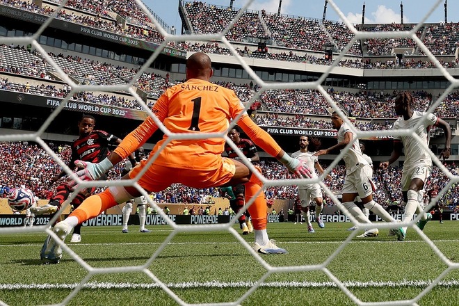 チェルシーはフラメンゴに１−３で敗戦。ただ英国では試合内容より当日の猛暑が大きく報じられた。（C）Getty Images