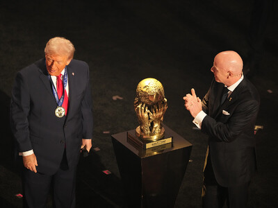 W杯抽選会に世界中からブーイング トランプ陣営の集会と化した舞台裏