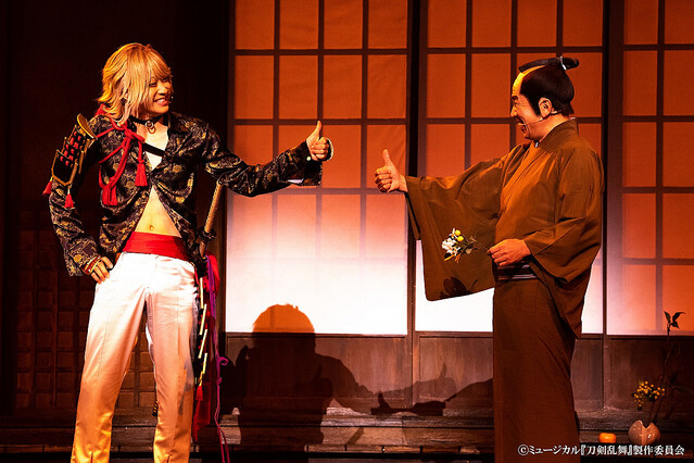 #27/送料無料/【福袋】「刀剣乱舞」舞台・ミュージカル・映画系実写グッズまとめ売り大量/三日月宗近他/クリアファイル・缶バッジなど ミュージカル『刀剣乱舞』 ～阿津賀志山異聞～Touken Ranbu：The