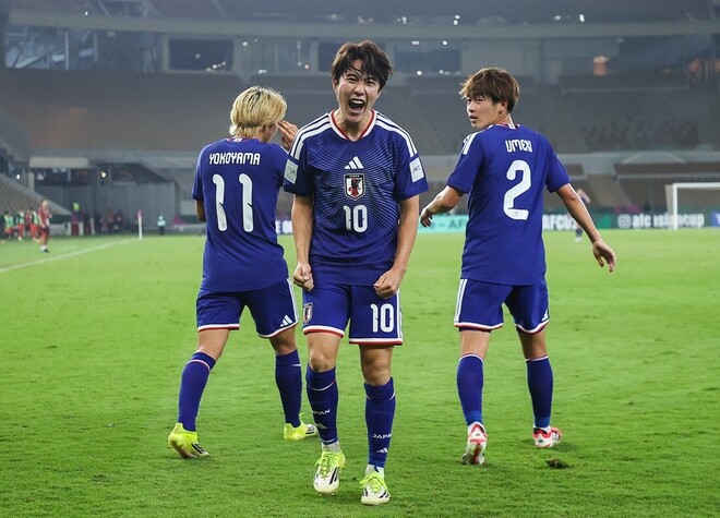 最多の4ゴールを挙げた佐藤。写真:佐藤博之