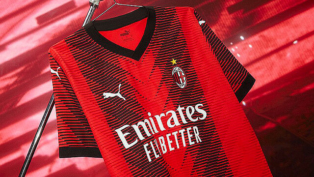 ミランが「革新的ストライプ」の23-24新ユニフォーム発表！鎌田大地の