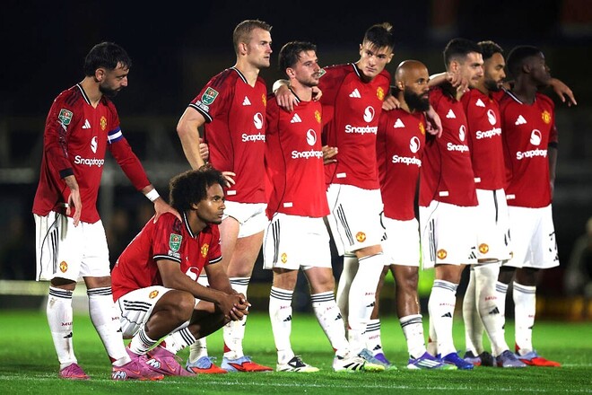 マンチェスター・ユナイテッドが4部クラブに敗れる サポーター憤慨