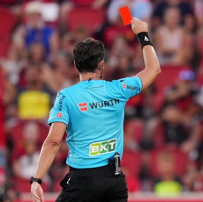 退場を宣告した主審が選手の暴行でまさかの負傷(写真はイメージ)。(C)Getty Images