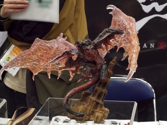 妖艶な聖女トリーナや超強そうな純血騎士アンスバッハなど立体化された