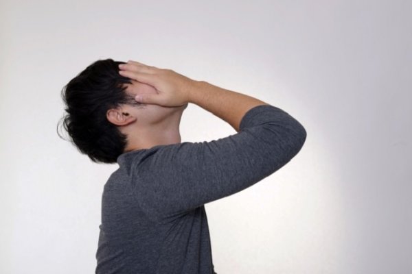 「職場で怪我をしたと言うな。自己責任だ」安全管理を無視、12時間労働でも残業代ゼロの独裁上司に絶望した男性