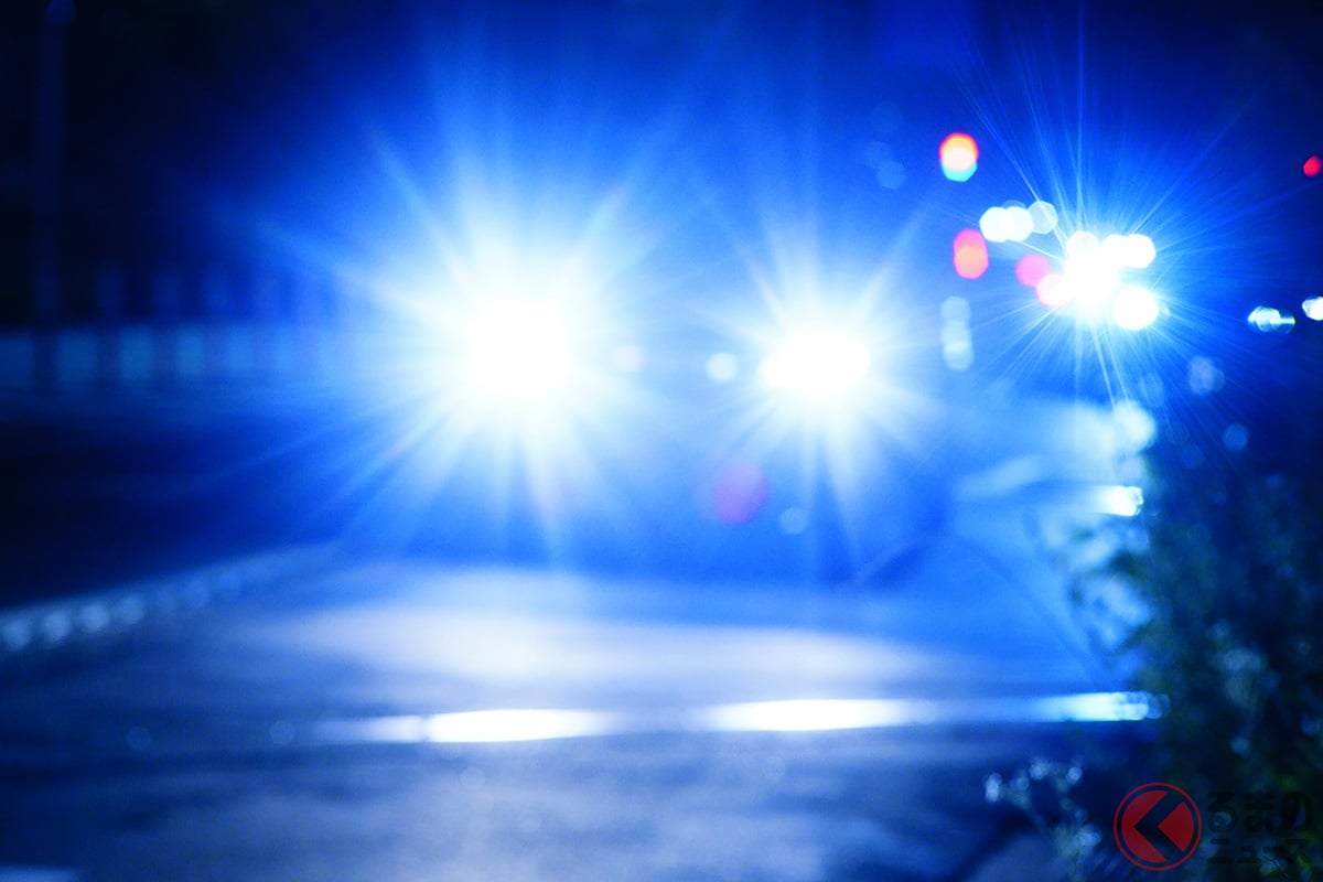  夜道の「目潰しライト」なぜ急増？ LEDだけじゃない「眩しさ」の複合的要因とは（画像はイメージ／PhotoAC） 