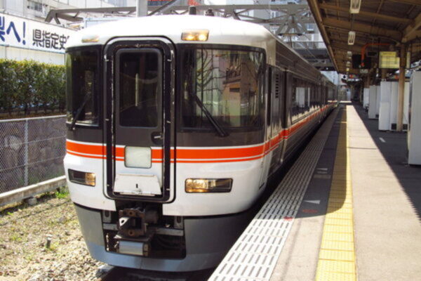 373系（画像：写真AC）