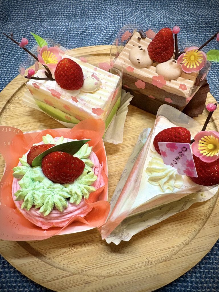 シャトレーゼのひな祭りカットケーキ